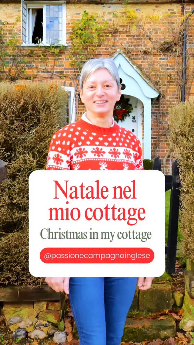Benvenuti nel mio piccolo cottage addobbato per Natale. L'atmosfera natalizia è bella dappertutto, ma in un cottage della campagna inglese ha davvero qualcosa di magico. 🎅
Voi avete decorato la vostra casa per Natale 🎄
#passionecampagnainglese #natale #natale2025 #nataleincampagna #atmosferanatalizia decorazioninatalizie