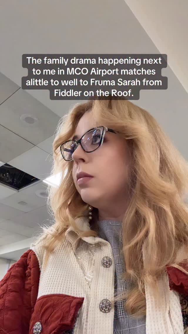 Tis the season for Holiday travel and for family drama! 😂😅 🎄 Happy Holidays and safe travels everyone! #holidaytravel #mco #airport #fiddlerontheroof #frumasarah @flymco