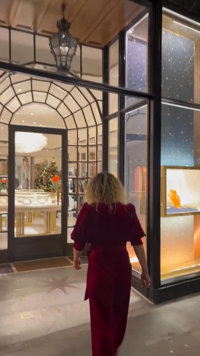 Festive tunes, twinkly lights, and a touch of Christmas magic at Bvlgari 🎄✨
We absolutely loved bringing the cosy, Christmassy vibes with this duo set. Mulled-wine mood activated, mince pies optional but encouraged 😉❄️ Moments like these are what the season’s all about.
Wishing all our lovely followers a very Merry Christmas and happy holidays! Here’s to more music, joy & dancing into the New Year 🥂🎄
Tʜᴇ Wᴀʏs is the UK’s Foremost Event & Function band • 𝕎hy 𝔸ren’t 𝕐ou 𝕊miling?! Our goal is to get you on your feet dancing, singing & smiling! • thewaysmusic.com • Link in Bio
.
.
.
#theways #thewaysband #thewaysmusic #weddingband #eventband #functionband #showband #liveband #livemusic #partyband #jocee #joceesmusic