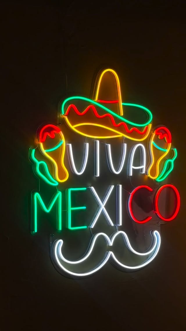 Meksykański klimat, muzyka na żywo, shisha, autentyczne jedzenie i meksykańskie drinki.
kawałek lata w centrum Warszawy, daj się porwać :)