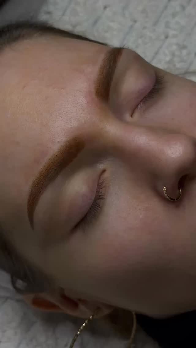 Schöne Augenbrauen verändern so viel ✨
Natürlich. Typgerecht. Jeden Tag ready.
Permanent Make-up Brows in meiner Glamour Oase 🤍
Schreib mir gern eine DM für Infos & Termine.
https://www.glamouroase.de/?utm_source=ig&utm_medium=social&utm_content=link_in_bio&fbclid=PAZnRzaAOzXqxleHRuA2FlbQIxMQBzcnRjBmFwcF9pZA8xMjQwMjQ1NzQyODc0MTQAAae3w65DUpFeCHnWNjZoX6yyzjR5tDogeH1iEZnORNJn3uy_YYONQ0Sf0W9PIQ_aem_gQCZGt96CMid69mv0UKiCw
..
#glamouroase
#kosmetikstudio
#kosmetikerin
#beautystudionürnberg
#nürnbergbeauty
#fürthbeauty
#erlangenbeauty
#hautpflege
#skincareliebe
#selfcaretime
#mezeit
#beautydeutschland
#neukundenwillkommen