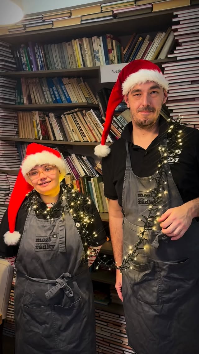 Annie s Luďou přejí za celý tým krásné a smyslůplné Vánoce.
Ať jsou plné radostných setkání s těmi, na kterých vám záleží, se spoustou smíchu a pohody. 🎄✨
#etincellecz #meziradky #hendikepneniprekazka #socialnipodnik #vanoce2025