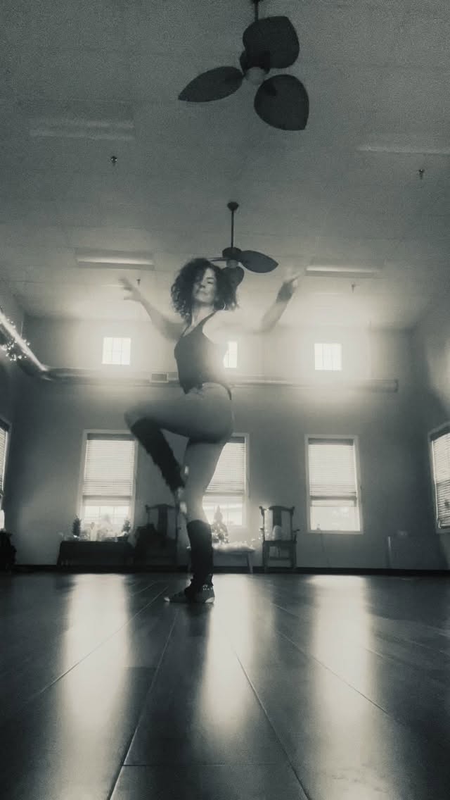 Happiness.
Music: “Merecumbe” by Johnny Colon
#dance #dancechallenge #danceteacher #choreographer #latindance
