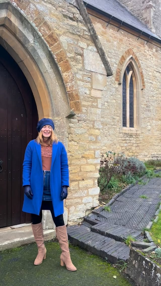 CHRISTMAS EVE! 🎄✨🎄
Happy Christmas Eve beautiful Instagram followers.
Here’s to a peaceful, restful and joyful Christmas full of love and sparkle.
Love you all.
Sarah x
.
.
.
.
.
.
#sarahjonesjazz #jazzsinger #jazzvocalist #silentnight #happychristmaseve