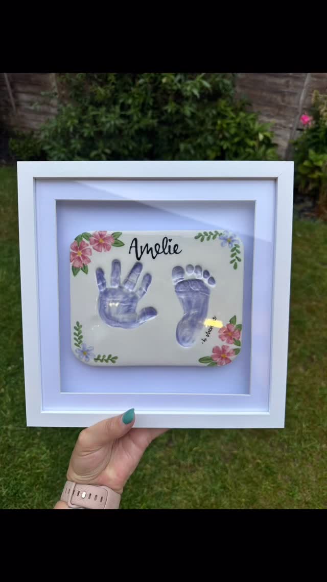 Tiny hands, little feet โ captured forever in clay ๐ค
Every crease, curve and detail pressed into texture you can feel.
โจ January SALE on clay prints
๐
January dates now available to book, link in bio #babyprints #solihull #solihullmums #solihullbusiness #clayimpressions