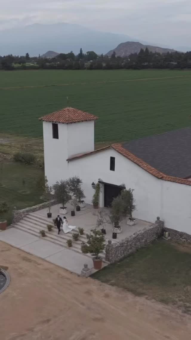 Momentos de lo vivido junto a @ignaciaalvarez y @brunoandreramos en @fundolapatagonia
Fotografía @cristobal.merino.wedding
Www.Cristobalmerino.Com
#matrimonioschile #fotografodebodas #fotografodematrimonios #cristobalmerinophotography #weddingphotography