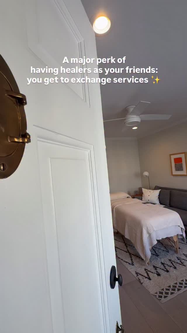 Deganit (@nuurvana) and I were introduced about eight years ago. I asked my friend Sarah (@ssarandos) if she knew of any trusted psychics because I wanted reassurance that leaving my corporate tech job to follow the healing path I felt so deeply called toward was not a reckless or misguided choice.
🔮🔮I went on to have a few readings with Deganit that reaffirmed my calling and helped me trust the quiet inner whispers and breadcrumbs guiding my path.
📚📚Three years ago, when I published Reiki Illustrated, I asked Deganit if she would be willing to write a book endorsement for me, which she graciously agreed to. And just this past year, Deganit asked me to write an endorsement for her book, Imagine, an honor I hold close to my heart.
This past weekend, we had the opportunity to exchange services and sign each other’s books, and it felt like a truly beautiful full-circle moment for me to share this with someone I’ve been looking up for some time now in this space!!!
Thank you, Deganit, for helping me trust myself, my path, and deepen my faith in the universe. And for those who have read this far, let this be a reminder that what you are drawn to is never a coincidence. Follow your dreams, because the universe loves a bold, open-hearted spirit ❤️🔥❤️🔥❤️🔥✨
.
.
.
.
.
.
#healers #psychics #reiki #manifestation #santamonica