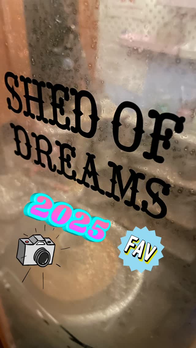 Year’s favourite photos! With some over stimulating music and animated stickers! That’ll wake you up! Can you spot your pot? #jenmakespots #bristolpotter #yearsfavourites