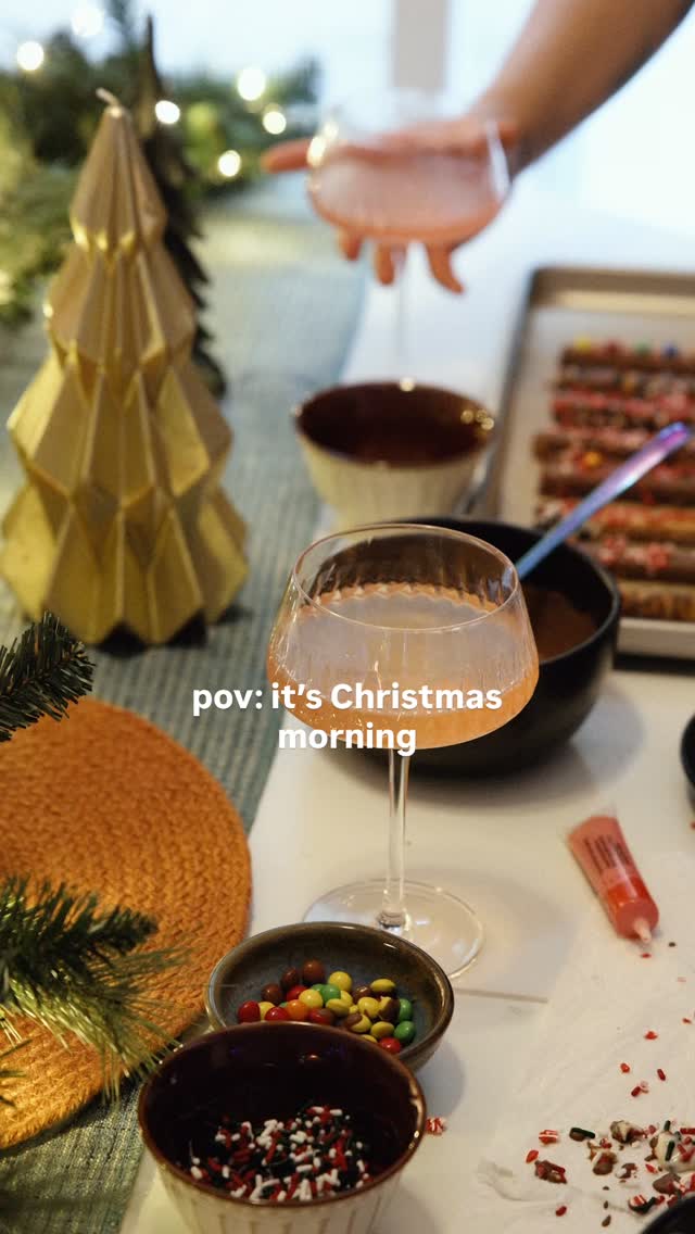 did you have any new traditions this Christmas season? we want to know!
#christmasday #christmas #christmastraditions #traditions #christmascrafting