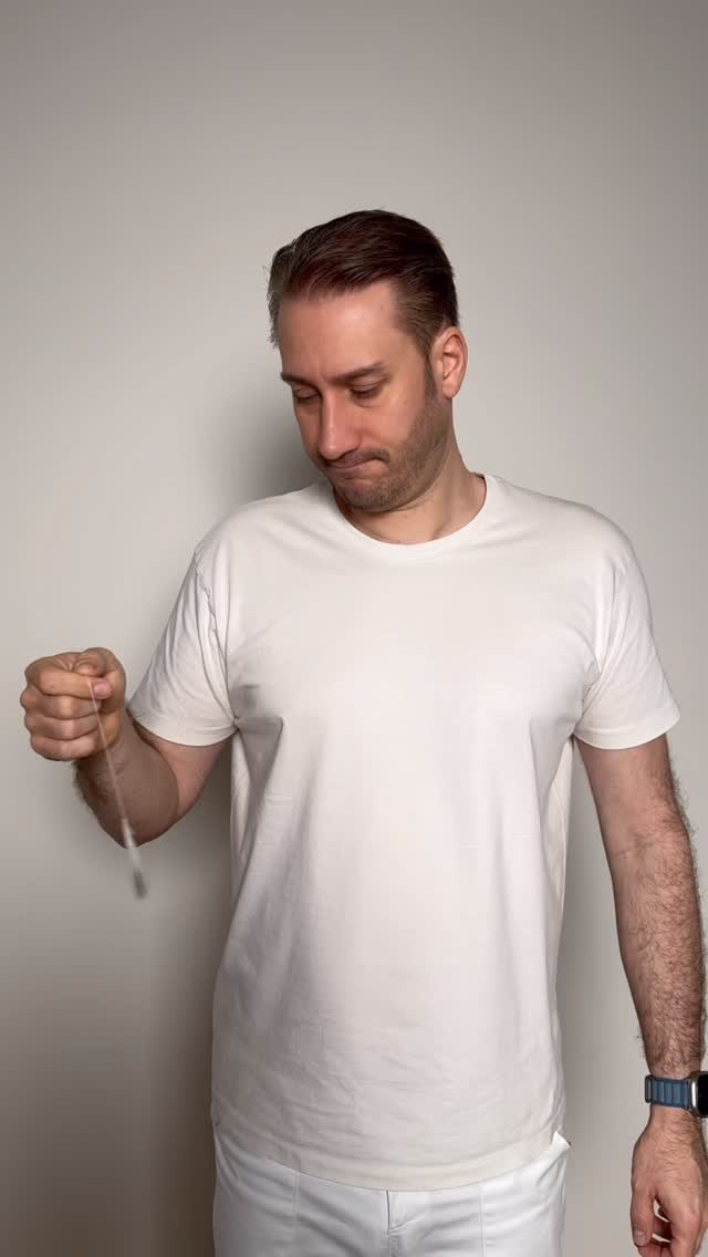 Viele wissen’s nicht: Einige Teebeutel werden mit Kunststoff (z. B. Plastikanteilen in der Versiegelung/“Beschichtung”) verarbeitet – und beim Aufgießen kann dadurch Mikroplastik in deinem Tee landen. 😬
Ganz ehrlich: nicht so leiwand, wenn man eigentlich “was Gesundes” trinken will.
✅ Einfachste Alternative: losen Tee kaufen (und ein Edelstahl-Sieb oder Glas-/Keramikfilter verwenden).
Schmeckt oft besser, ist meist hochwertiger – und du sparst nebenbei noch Müll. ♻️
Trinkst du eher Beutel oder losen Tee? 🍵👇
#tee #plastik #healthy #bio #biohack