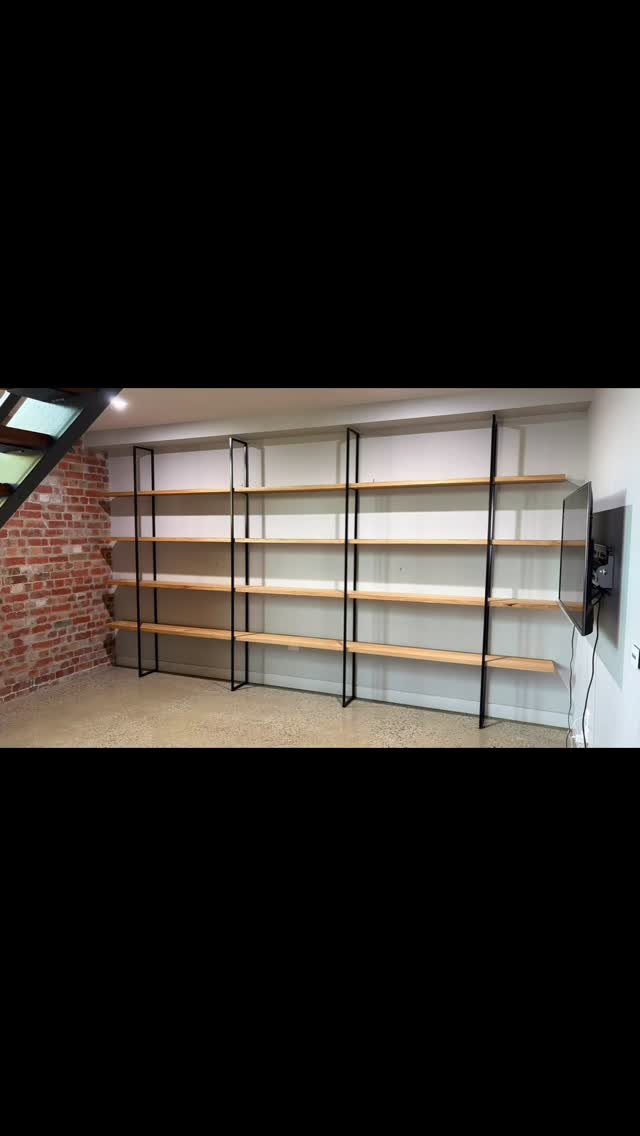 A massive 13hr day installing all of these crackers yesterday but well worth it in the end 😅 all items were custom built to suit the space with a 4.5m library, 6 shelves, a desk, a tv unit and then the recycled red ironbark from @timberzoo roof top bar!!! Final delivery for the year tomorrow and then it’s time for some R&R 🍻👌
.
.
.
.
.
.
.
#interiordesign #bespoke #customfurniture #bespokefurniture #furnituredesign