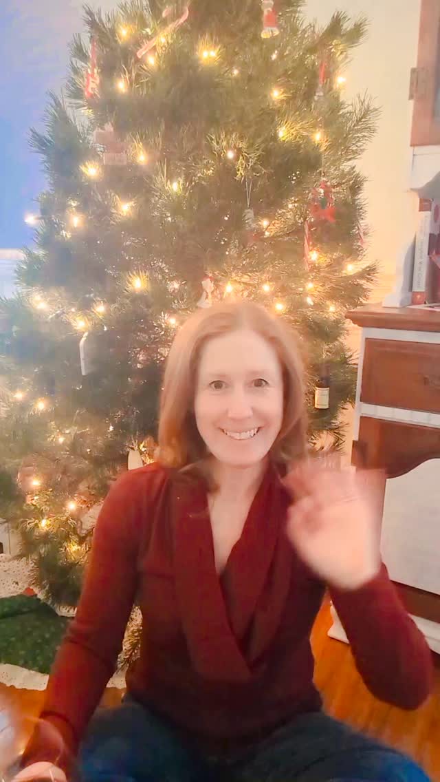 I wanted to wish everyone a very happy holiday season. It's been a tough year with plenty of challenges, but plenty of bright spots as well. From working with @womenofwinedc and meeting so many amazing women in the industry, to our incredible distributor customers, the retailers, restaurants, and bars who support our stuff, and of course you. The person who enjoys that glass.
I've the @goldmansachs 10K SB fall semester and I am so grateful for everything I've learned, for our business advisors, our professors, and for all the people in the amazing and supportive Group 3. I look forward to all the opportunities and challenges coming next year. Bring it on. We're not going anywhere.
Happy Holidays!