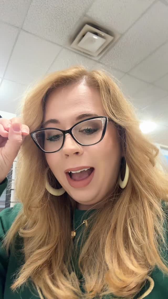 Okay, this is getting out of hand and makes my art history and vintage Hollywood heart ache! 😭 I didn’t want to make another video calling this out so quickly, but this one hit alittle to close to home. Would you have been able to spot this? #vintagephotos #oldhollywood #homegoods #art #ai