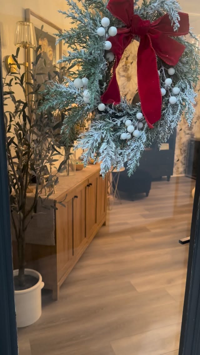 NEW LOCATION!!!
7000 E. Shea Blvd
(Suite 1610)
Scottsdale, AZ 85254
Offering a Hybrid full set for $160 and complimentary brow wax for the rest of December and January.
*Add on a custom facial with Dermaplane for only $99!
New year, New you! ✨
#lashextensions #scottsdalelashes #skincare #lashes #facial #dermaplanefacial #glow #hybridlash #estheticians #newlocation‼️‼️‼️ #everlashstudio #lashboss #entrepreneur