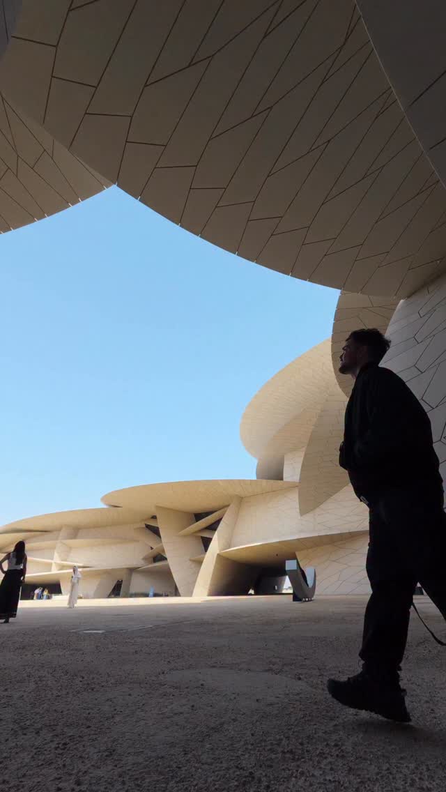 Desert Rose زهرة الصحراء
Exploring The National Museum of Qatar @nmoqatar designed by @ateliersjeannouvel , featuring “desert rose” architecture, inspired by the natural crystal formations found in Qatar’s deserts, creating a sculptural building of interlocking, curved concrete discs that form a unique, immersive experience with staggered roofs and cavernous interior spaces. #doha #qatar #archdaily @visitqatar