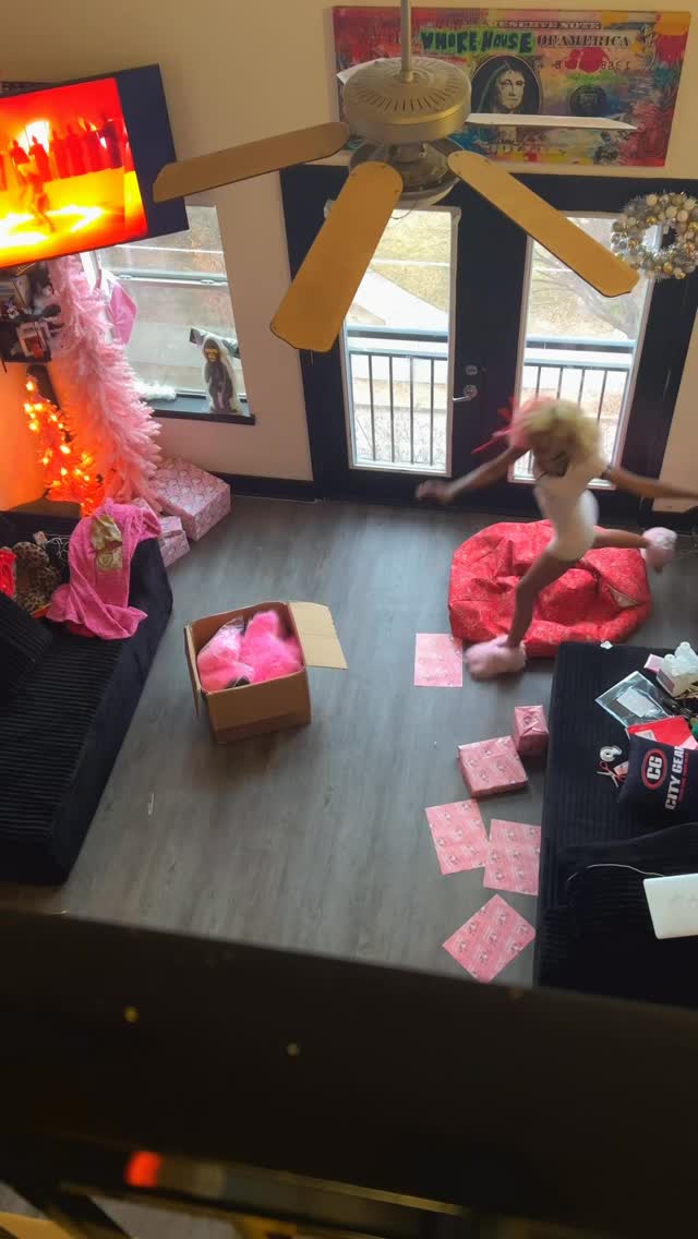 LAST MINUTE GIFT PICKUPS IN ATLANTA 🚨🚨
Didn’t get your girl a gift yet ?? NO WORRIES- we have almost all sizes in stock ready for pick up all week in Atlanta 📍
DM US to get your pick up time & Don’t get cussed out Christmas Day 🗣️🗣️🗣️🗣️🗣️