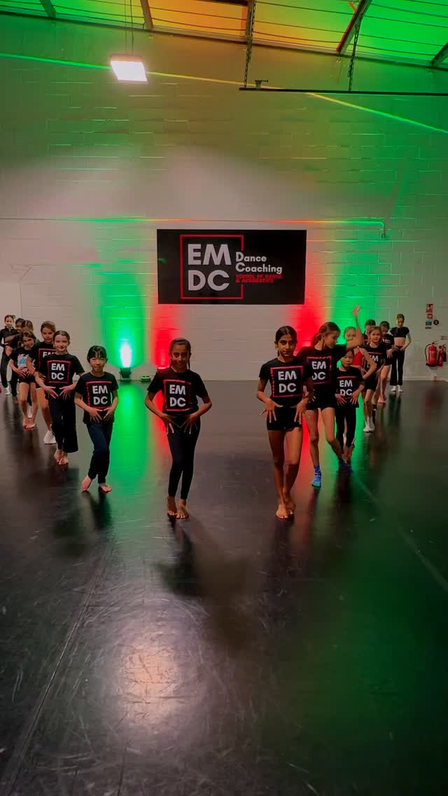 Merry Christmas Eve from EMDC 🎄💚❤️
#miltonkeynesmums #miltonkeynes #dancemiltonkeynes #miltonkeynesdance #miltonkeyneskids #emdancecoaching #dance #miltonkeynesbusiness #miltonkeynessmallbusiness #christmasdance