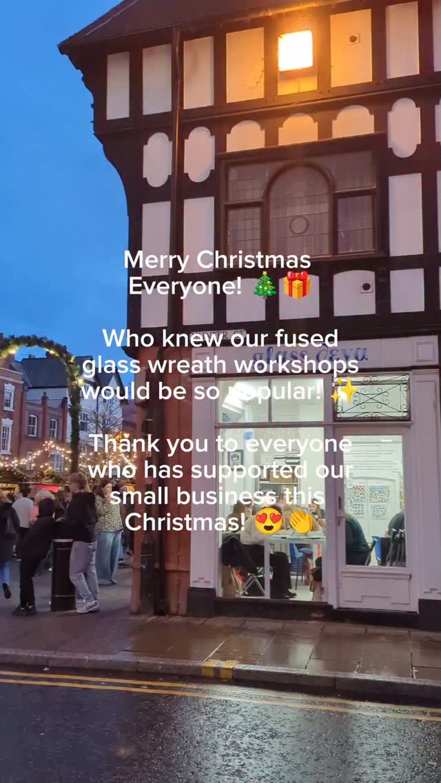 What a Christmas this has been for us at Glass Deva! 😱
Countless fused glass wreaths have been fused, name frames glued and family frames drawn! Our workshop bookings and gift buying has been off the charts! 🎁😍
We can't thank you enough for all your support! Have a wonderful Christmas everyone! 🎄💙
#microwavekiln #fusedglass #thingstodoinchester #personalisedgifts #chestershop #glassart #fusedglassart #fusedglassworkshop #thingstodoincheshire #fusedglassgifts #thingstodoinchester #smallbusiness