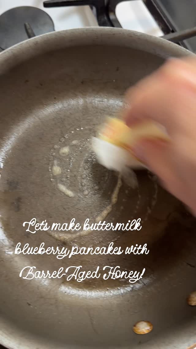 Monday morning buttermilk pancakes for the kiddos (and Dad too)! Using the @nytimes recipe and added blueberries. Squeeze in a batch of@pancakes topped with Stiles Barrel-Aged honey before those New Years resolutions kick in 🫡 #olstiles #smallbusiness #newjersey #barrelaged #newyearsresolution