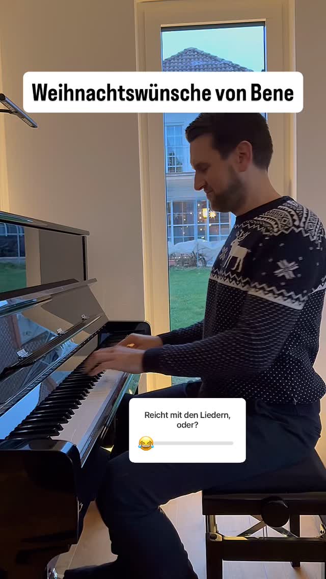 Nun trennen uns nur noch wenige Tage von den Feiertagen – habt ihr euch sowas von verdient! 🎄✨
Nice to have Bene an Board 🙌 komplett auf der Bühne natürlich – nur mit der Dame am Gesang. Also Laura… ähm… schon wach? 🎤😅
@myllermusik und @benedboe ihr zwei – habt ihr euch beim Weihnachtspulli abgesprochen? 👀🧶
#musiciansofinstagram #band #livemusic #onstage