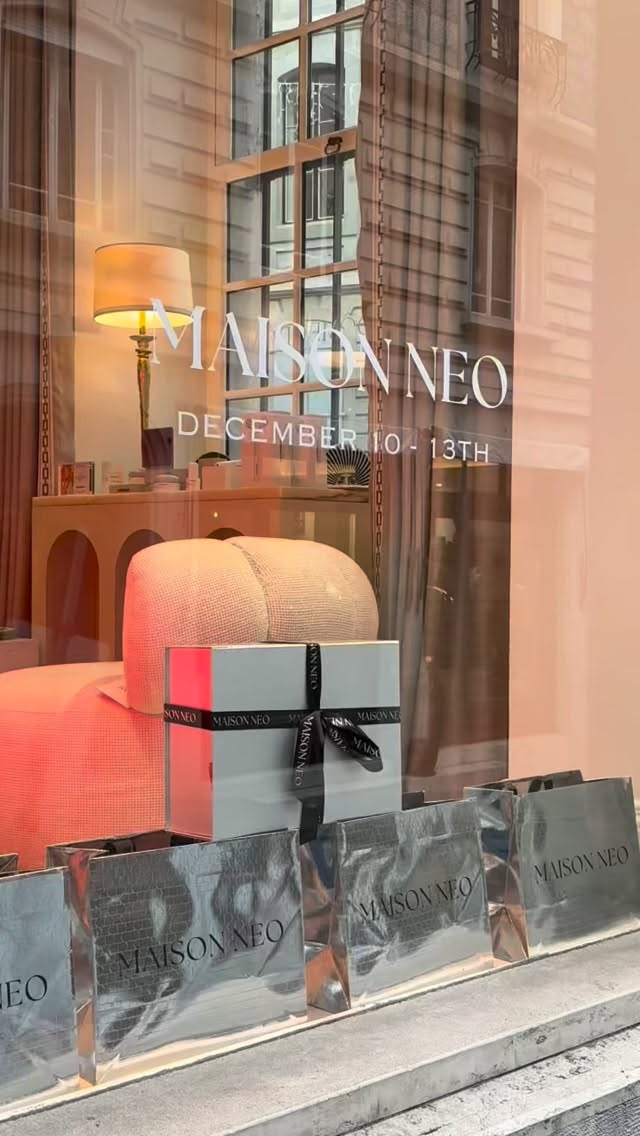 Souvenir du pop-up de Noël hosted by @maisonneo à Genève 🎄❤️