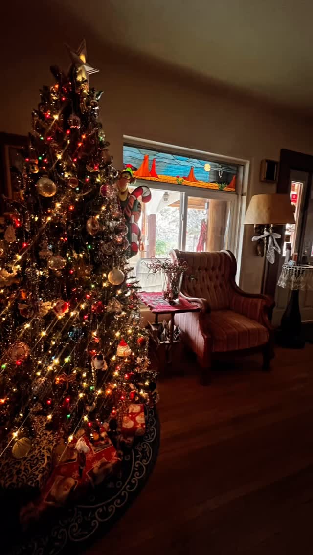 Happy Holidays from Red Horse Bed & Breakfast 🐎✨
We’re so grateful for every stay, every story, and every cozy moment shared with us this year.
And… we cannot wait to show you what we have planned for next year. 👀🔥
New experiences, special weekends, and a few surprises we’ve been dreaming up behind the scenes.
Until then—stay warm, stay safe, and we’ll see you soon. 🤍
#RedHorseBnB #HappyHolidays #Albuquerque #NewMexicoTravel #BedAndBreakfast StayLocal TravelNewMexico CozySeason SeeYouSoon