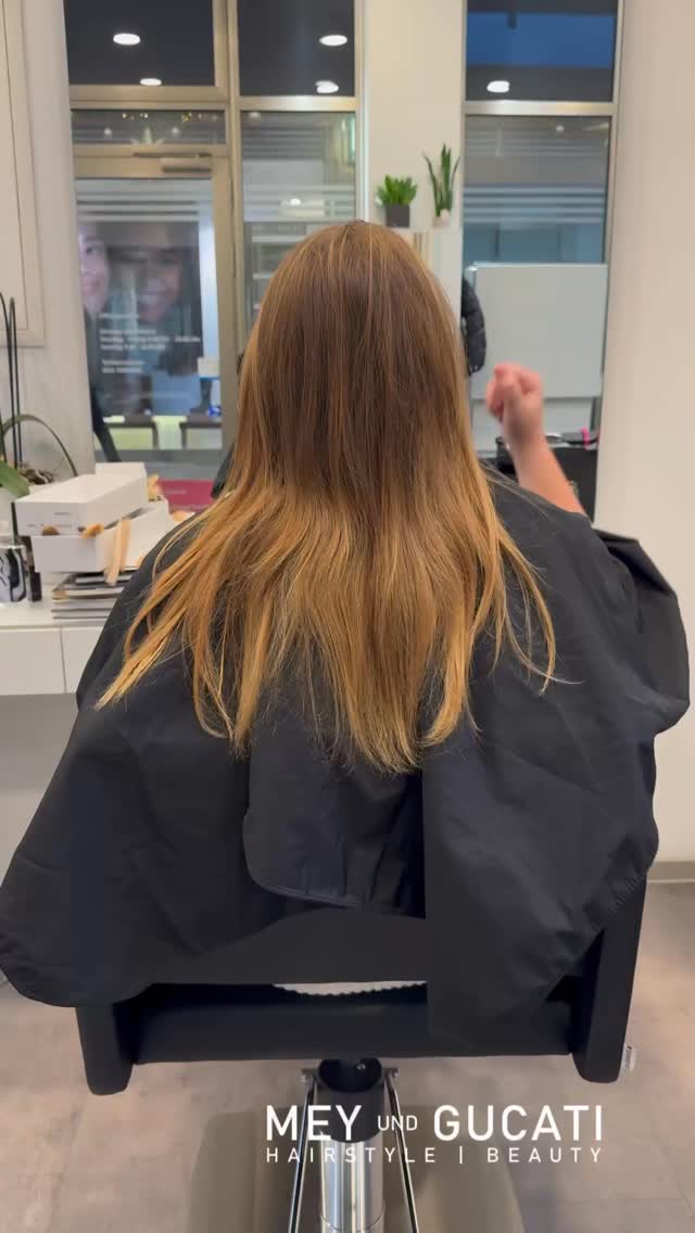 Haarverlängerung in einer 45cm Länge mit @youyouhair TRESSENTECHNIK/ WEFTS von unserer Auszubildenden Lorena 🌼 #youyouweft #wefthair #haartressen #tressen #wefthairextensions