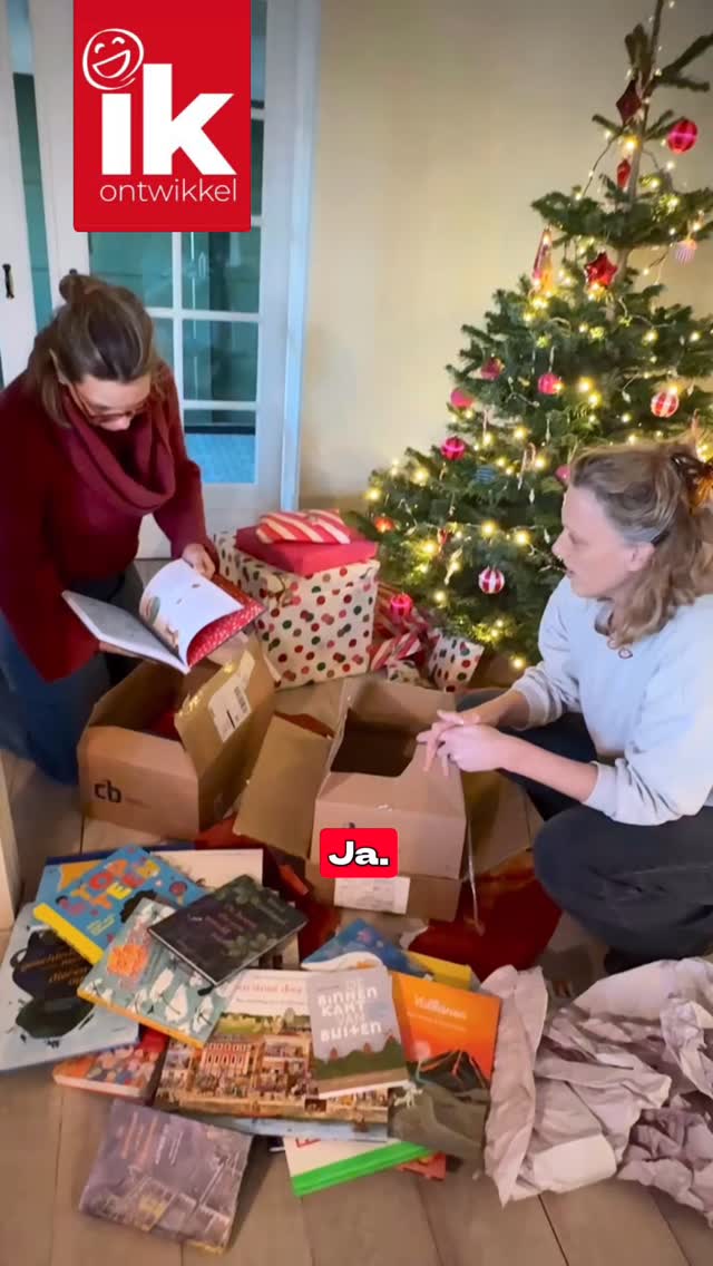 Alvast wat titels onder de boom:
In โPaddenstoel & coโ leer je hoe een schimmelig netwerk het leven op aarde overeind houdt. Dit is hรฉt boek voor lezers die nieuwsgierig zijn naar de geheimen van de natuur, voor lezers die meer willen weten over de rol van schimmels in ons leven en voor lezers die van humor houden. @geertjanroebers @wendypanders
En wat dacht je van โSarah Snufjeโ? Dol op uitvinden mรฉt rode bril ๐
In het nieuwe jaar verzamelen we bij ieder wereldwijs thema suggesties bij boeken. Doe je mee? Tag @ik_ontwikkel
#ikontwikkel #literatuur #thematischwerken #wereldwijs