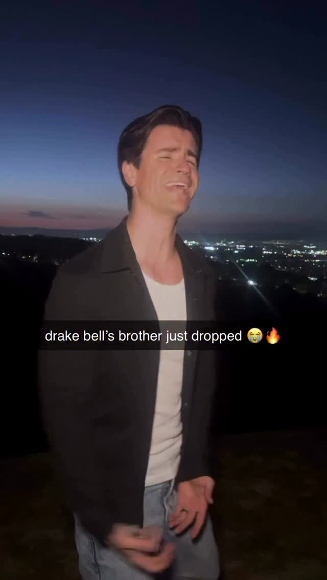 why is it low key good 😭 YOUR SMILE out now
#singing #newmusic #originalsong #originalmusic #viral