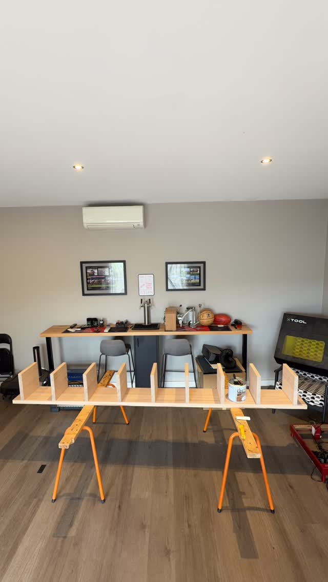 Final coat of oil on the ladder style bookshelf… love the design from the client will look perfect up against the brick wall… install pictures to come 👌
.
.
.
.
.
.
.
.
#interiordesign #bespoke #customfurniture #furnituredesign #bookshelf