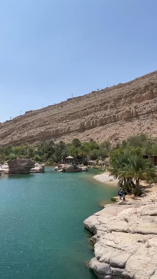 Wadi Bani Khalid is a natural oasis of crystal-clear pools surrounded by rocky cliffs and palm trees. One of the most beautiful wadis in Oman, perfect for relaxation and adventure. 💧🌴
Wadi Bani Khalid es un oasis natural de pozas cristalinas rodeadas de acantilados rocosos y palmeras. Uno de los wadis más hermosos de Omán, ideal para relajarse y aventurarse. 🌊🌴
#WadiBaniKhalid #OmanNature #Oman #VisitOman #OmanTravel WadiLife NatureEscape MiddleEastTravel Omán Viajes Turismo