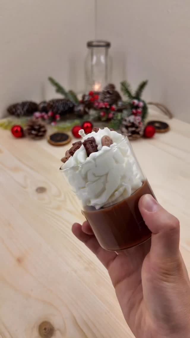 Hot Chocolate 🍪🍫
#candle #hot #chocolate #candlelovers #candlemaker