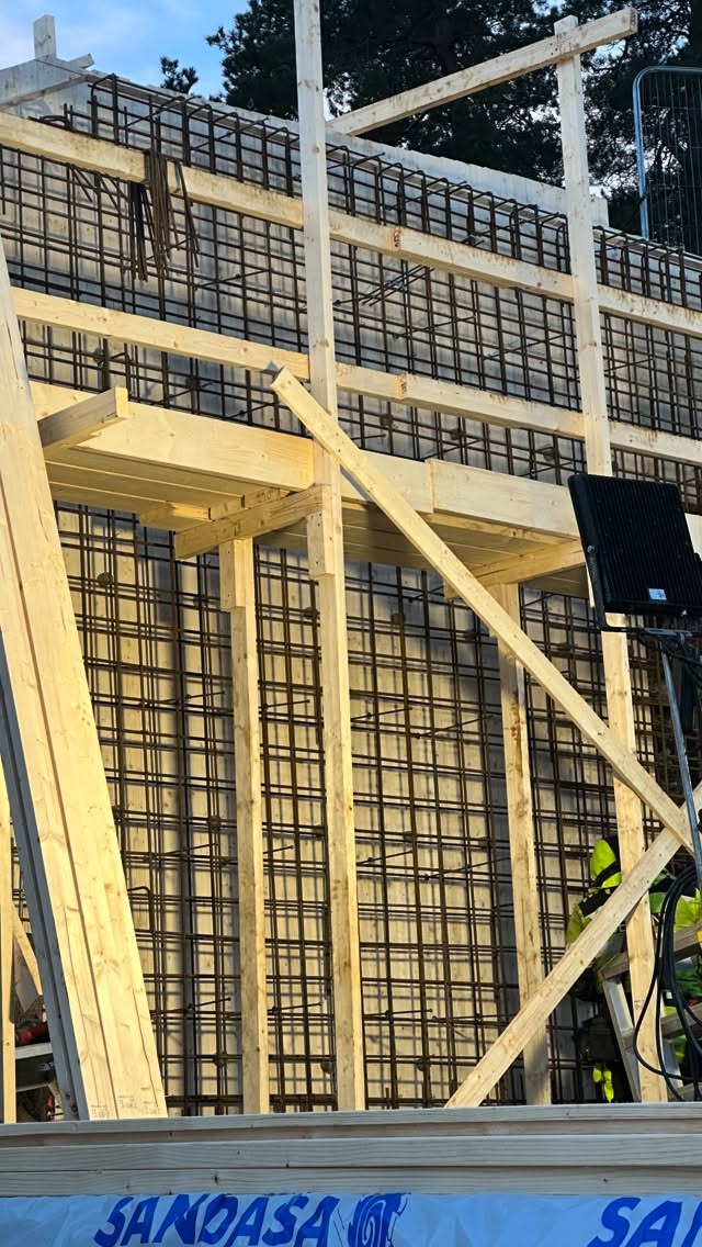 Då stänger vi ett lyckat 2025
Nu laddar vi för 2026🦾
Stort tack till alla grymma gubbar i betongfamiljen❤️
Tack till alla våra kunder 🙏
Tack till alla leverantörer
Tack till alla Instagramföljare
#tyresöbetong #tyresobetong #concrete #betong #powertrowel