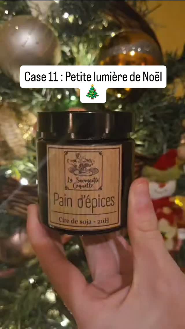 🎄✨ 11ᵉ pochette du calendrier de l’Avent… et l’ambiance de Noël s’installe pour de bon.
À l’intérieur, on découvre une bougie à la senteur pain d’épices. Une fragrance chaleureuse, gourmande et réconfortante, qui évoque immédiatement les épices de Noël, les soirées d’hiver et les moments cosy à la maison. Une odeur enveloppante, parfaite pour créer une atmosphère douce et festive.
Allumée le soir, pendant un moment calme, une lecture ou une pause bien-être, elle transforme l’espace et invite à ralentir. Une bougie pensée pour accompagner la saison, réchauffer l’ambiance et prolonger la magie du calendrier de l’Avent jusque dans la maison.
💛 Pochette numéro 11 validée…
On approche doucement de la fin du calendrier.
#calendrierdelavent #bougienoel #paindepices #ambiancecosy #noelalamaison
