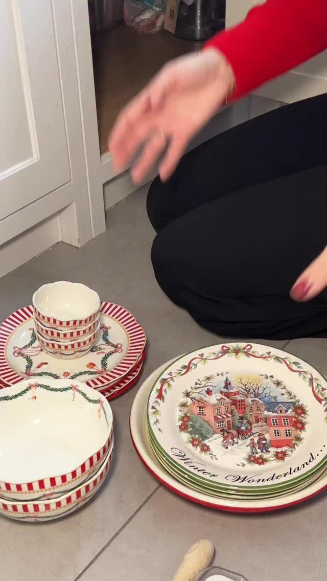 One for when the hosting duties come to an end ๐๐คฃ Christmas ware is always stored in a less accessible place since it only comes out once a year!
For me, itโs the awkward corner press where I can place my slow cooker at the front since we use it much more (or at least we mean to ๐)
These corner presses can be a bit of a pain but they still have their uses! I hope everyone is having an amazing Christmas ๐
#thehomereset #christmas #kitchenstorage #christmastabledecor