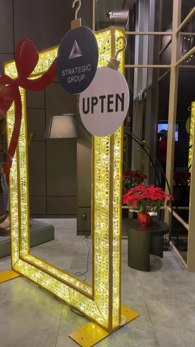 🎅✨ Santa Claus visited Upten! ✨🐾
Our lobby turned into a festive photo spot as residents (and their pets!) came down to snap photos with Santa.
Everyone went home with a Polaroid memory, cookies and a cup of eggnog to make the night extra sweet.
Thank you to everyone who joined and shared the holiday cheer 🤍