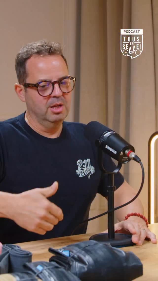 Tag ton/ta pote qui ne sait pas rĂ©parer sa roue đ
Dans cet épisode, vous découvrez toutes les subtilités du tubeless et des chambres à air grùce à JP de @211cycles !
Ăpisode soutenu par :
La Fédération française de cyclotourisme FFVélo @ffvelo_officiel
Les magasins Cyclable @cyclable_france
#tousenselle #tousensellepodcast