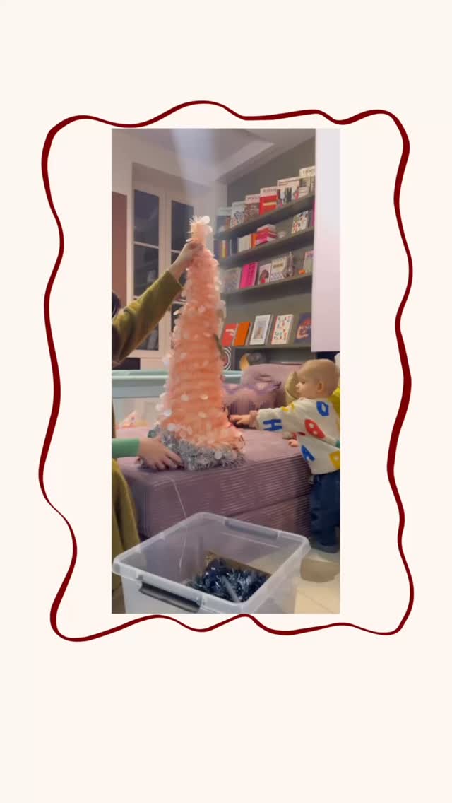 Mon beau sapin
en couleurs
A
Maison MAVI
idea
So this year, instead of having a classical colour scheme tree
Why not using your Montana’s samples with your décorations ?!
And enjoying all the fun of
a colourful Christmas
Joyeux Noël
Marine, Victor & Atlas
#maisonmavi #decorationinterieur #christmasdecor #colourfulchristmas colourfulhome