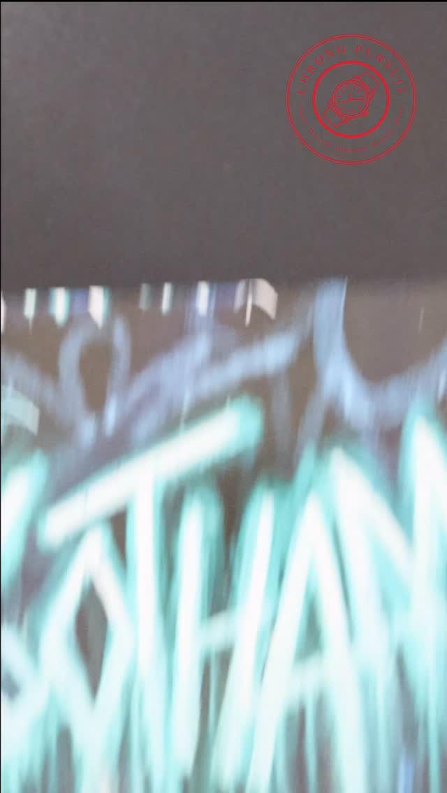 🚨UNBOXING 🚨 An unboxing video on Boxing Day - how original!
I was graciously loaned this beautiful limited edition Maen by a friend for the week and it is spectacular. Featuring a hand-painted custom dial, this “After Dark” collaboration between @maenwatches and @iflwatches_ae is sure to turn some heads 🦇🌌
⌚️: Maen x IFL .02 “After Dark” Limited Edition
#unboxing #watchcollector #watchfam