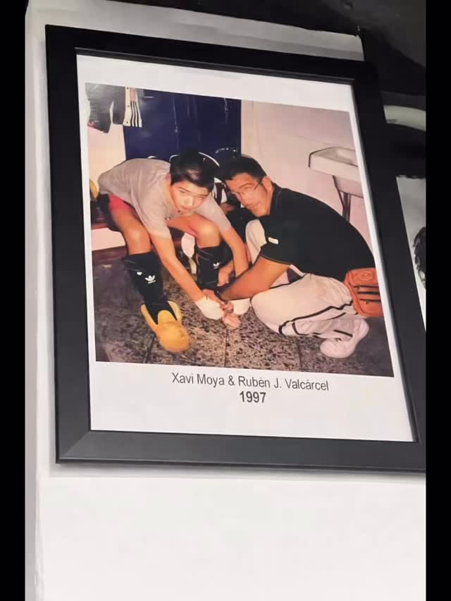 De la mano de un mentor, al honor del legado, al futuro dentro del ring.
Royal Boxing Club:
Donde el aprendizaje se convierte en legado y el legado en futuro.
@team_moya_tmb @rjvalcarcel
#stylerbc #flowrbc #royalboxingclub