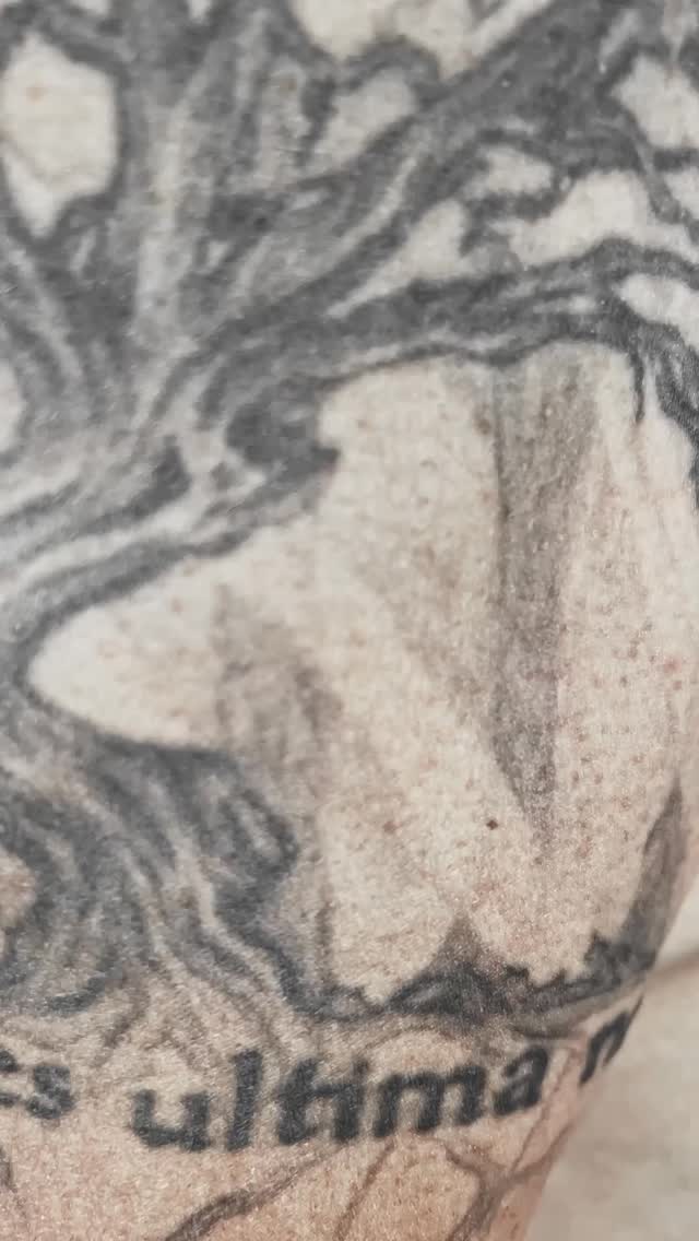 One arm. One system.
Geometry on top,
blackout holding the weight,
waves flowing from the elbow down.
All blackwork.
A full sleeve coming together.
More soon.
#blackworktattoo #geometrictattoo #blackoutsleeve #japanesewaves #tattoosleeve