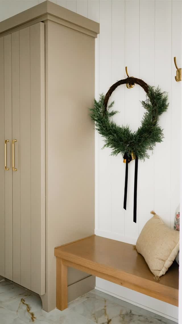 Christmas Eve at home! Where the details are simple, the greens are fresh, and every space feels calm and intentional.
One more sleep until Christmas Eve and we’re soaking it all in.
#customhome
#christmaseve
#neutralhome
#homedesign
#interiorinspo
#homeinspo
#holidayhome
#christmasreel