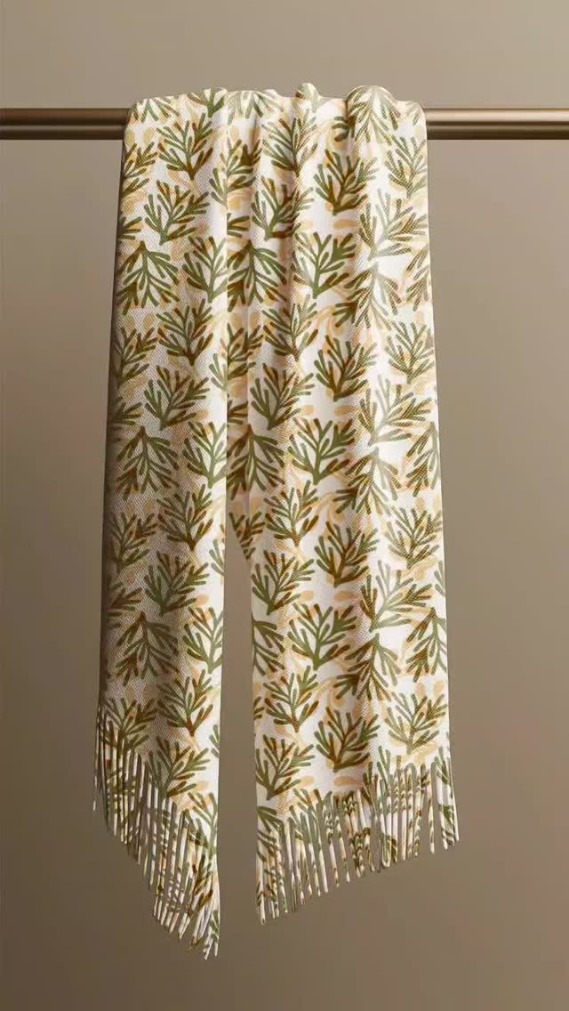 All the patterns I created this year, in one reel ✨
Grateful for the progress, excited for what’s next.
#pattern #surfacepatterndesigner #surfacepattern #patterndesigner #textiledesign