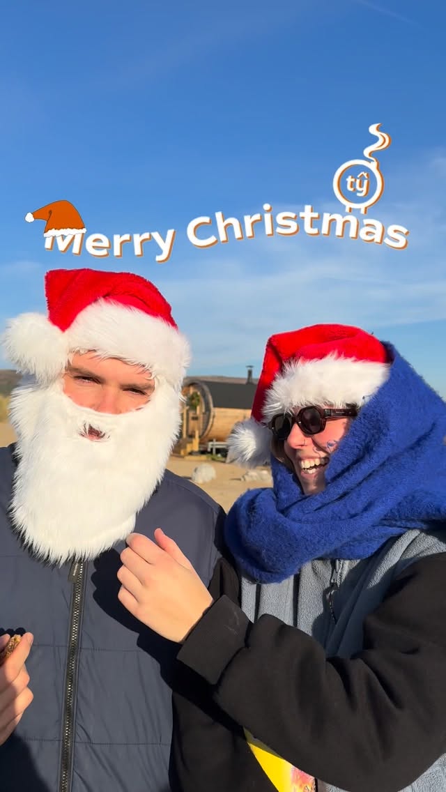 Merry Christmas from all of us🎅🤶🎄
What a beautiful day, lovely to see so many faces and be part of your xmas rituals🎄🌊🌞
Missed today or looking for something to do this twixmass? We are open everyday till the 5th of Jan so you won't miss out! 🌊🐚
Head to our website to book ✨
#christmassauna #wintersauna