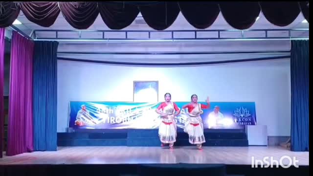 Vrindavan, the land of eternal love ❤️. Blessed to offer our Nritya Seva at Iskcon Temple, Vrindavan 🙏. Grateful to Krishna for this divine opportunity 💖.
Ending 2025 on a spiritual note, dancing for the Lord 🌟. Excited to begin a new journey as a mother-daughter duo 💃👸. Here's to spreading love, devotion, and the joy of dance!
#NrityaSeva #VrindavanDham #IskonTemple #Bharatanatyam #MotherDaughterDuos #NewBeginnings #KrishnaLove
#SangiTharanga Dance and Music School Surat