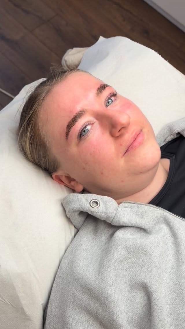 Lash and brow bundle to the rescue once again 🦸🏼♀️
The difference a lash lift, brow lamination and some tint can make in sky rocketing your confidence is crazy 🚀