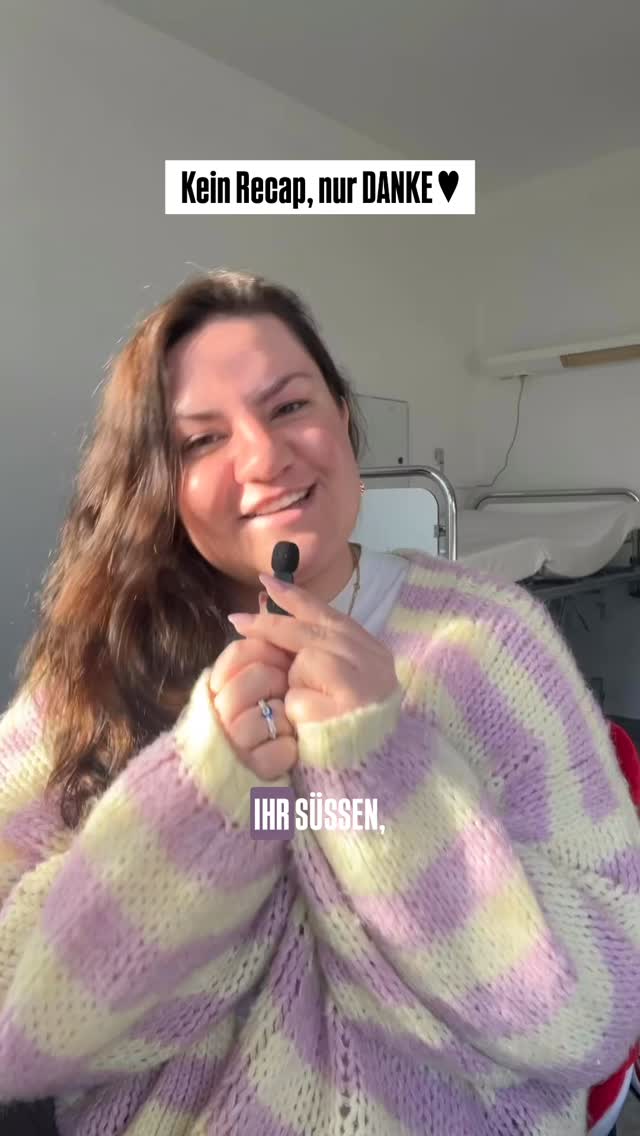 Es wäre unmöglich, ein Highlightreel von 2025 zu erstellen, weil einfach SO viel passiert ist und ich in diesem Jahr SO viele tolle Menschen kennenlernen durfte. Deshalb gibt es hier einfach nur ein dickes DANKE — an all die wunderbaren Locations, die uns beherbergt haben, die Workshop-Hosts, die unsere Events verzaubert haben, die Kooperationspartner:innen, die mit uns die verrücktesten Dinge umgesetzt haben und natürlich EUCH, unsere wunderbare Community aus Herzensmenschen, die ihr einfach das Herzstück unserer Arbeit seid. 🤍
Danke für euer Vertrauen, dass wir ein Teil eures Lebens sein durften und dass ihr dieses Jahr so unvergleichlich gemacht habt. 🫂
#dusistliebe #2025recap #düsseldorf
#neueleutekennenlernen #moreplatoniclove