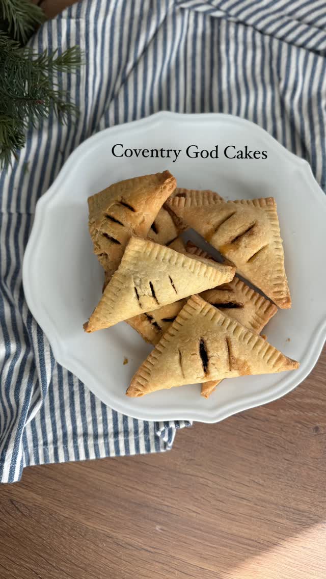 Make traditional Coventry God Cakes for the Feast of the Circumcision and Holy Name of Jesus. In Coventry, England, it is traditional to visit your godchild on this day and bring them “God-cakes.” God Cakes are little triangular cakes (in honor of the Trinity) with sweet filling. They are made from a rich shortcrust and a warm buttery spiced filling of lemon zest and raisins. They are SO good!
❤️Comment “God Cakes” for the recipe!
.
.
.
.
.
#coventrygodcakes #godcakes #feastoftheholynameofjesus #feastofthecircumcision #liturgicalliving #liturgicalhome #livingliturgically #domesticchurch #anglican #catholic #christianhistory #christianfamily #christianliving #christianhome
