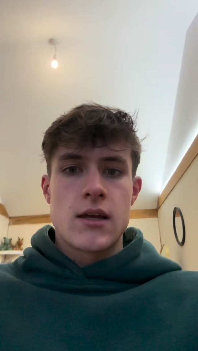 My attempt at todays video 😂😂
.
.
.
#londonjeweller #customjewellery #engagementrings