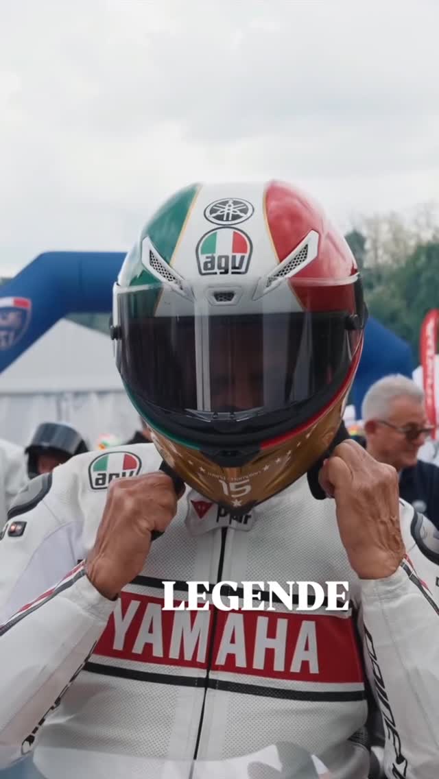Une légende.
Des records que personne n’a égalés.
Une voix qui a marqué l’histoire de la moto.
🎙️ Giacomo Agostini arrive très bientôt dans Rider Radio.
Un échange rare, sincère, sans filtre.
De la gloire, des choix, des doutes, et ce que ça veut vraiment dire être une légende.
Bientôt sur Rider Radio